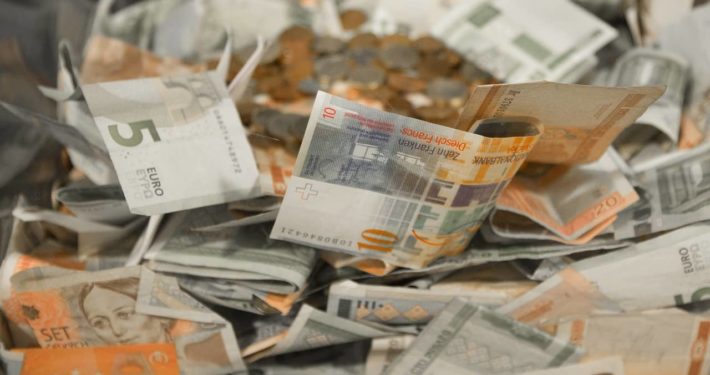 image of a pile of euro notes for commercial mortgage